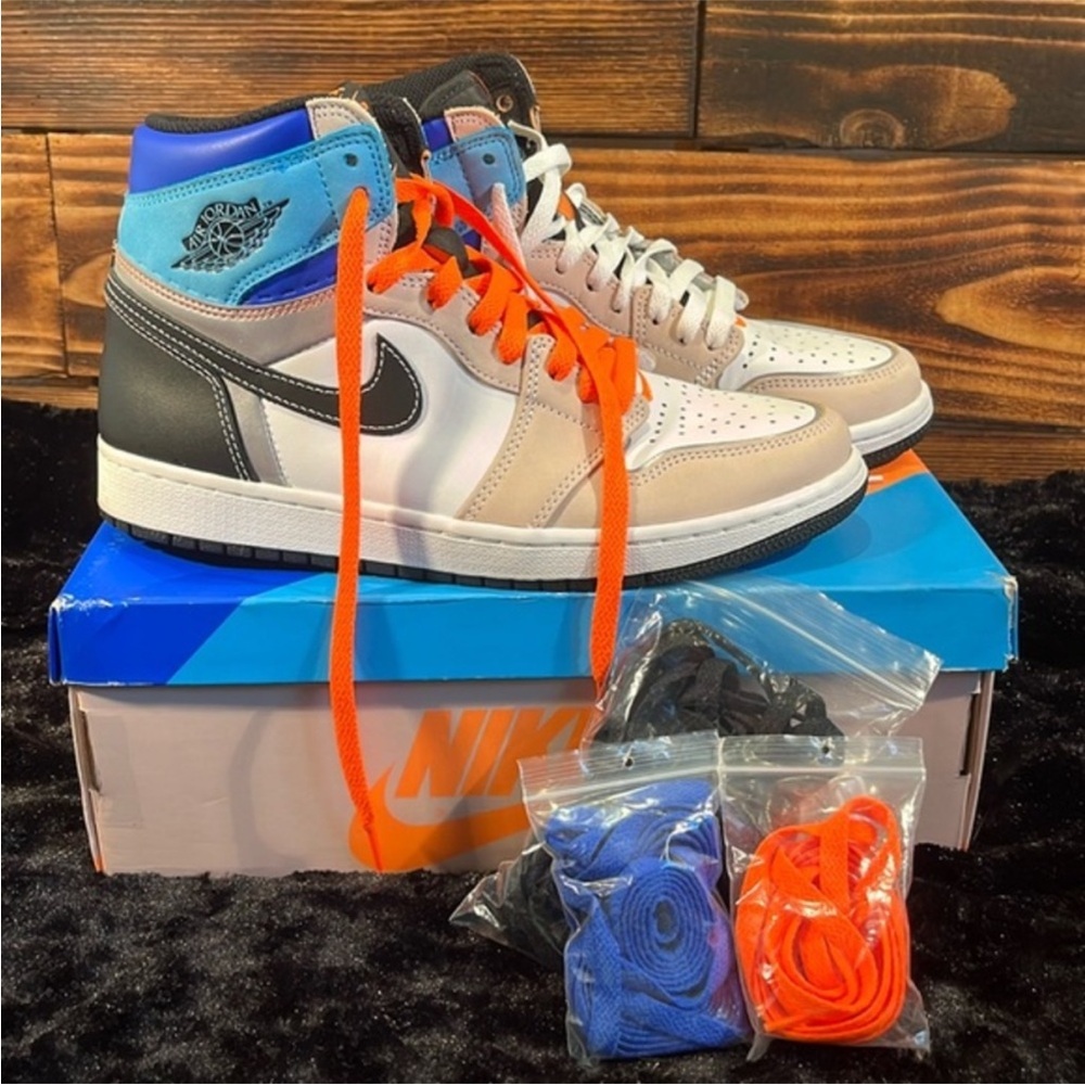 Nike Air Jordan 1 Retro High OG - Picture 3 of 8